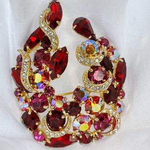 Kramer gold and gemstone broach